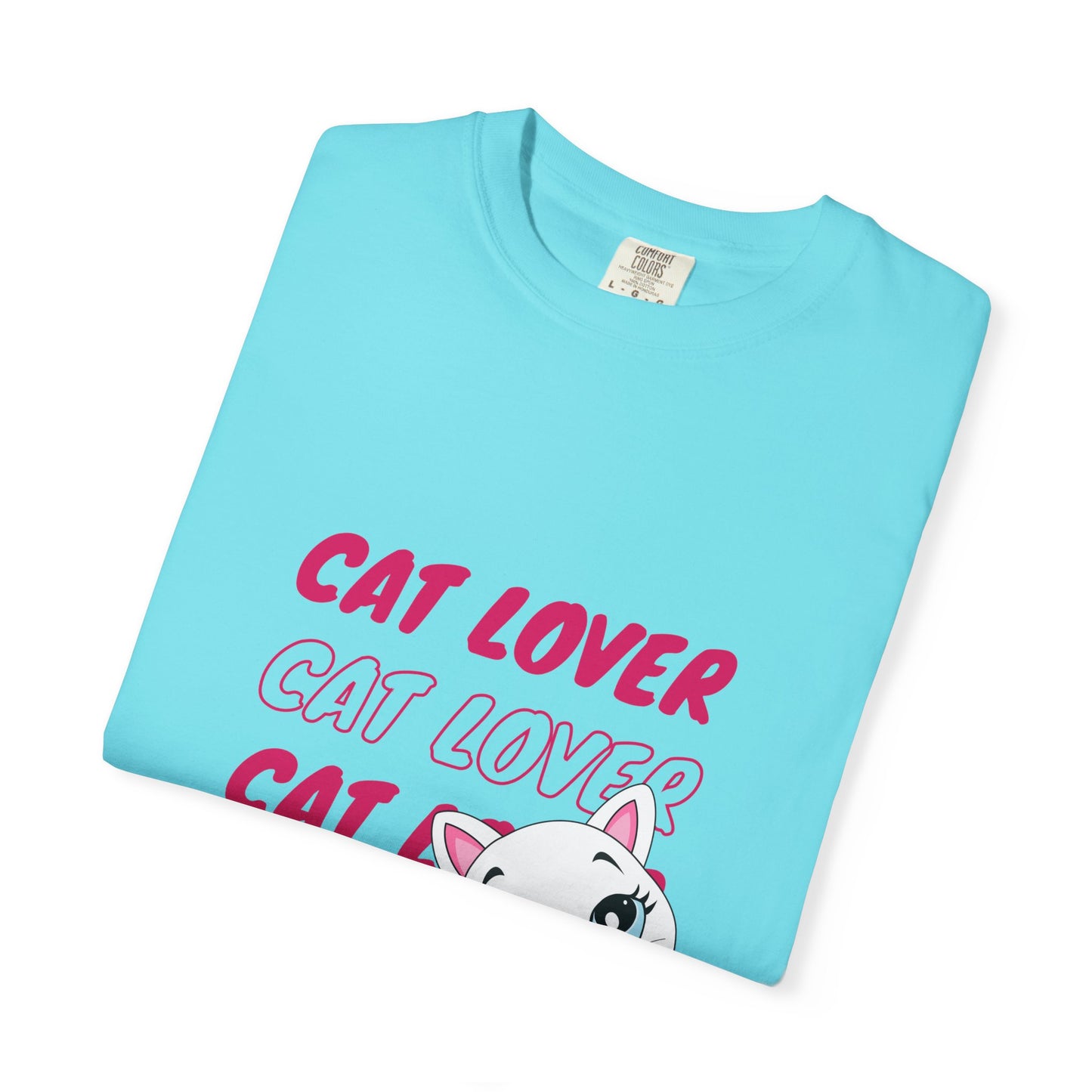 Cute Cat Lover T-Shirt - Perfect Gift for Cat Enthusiasts