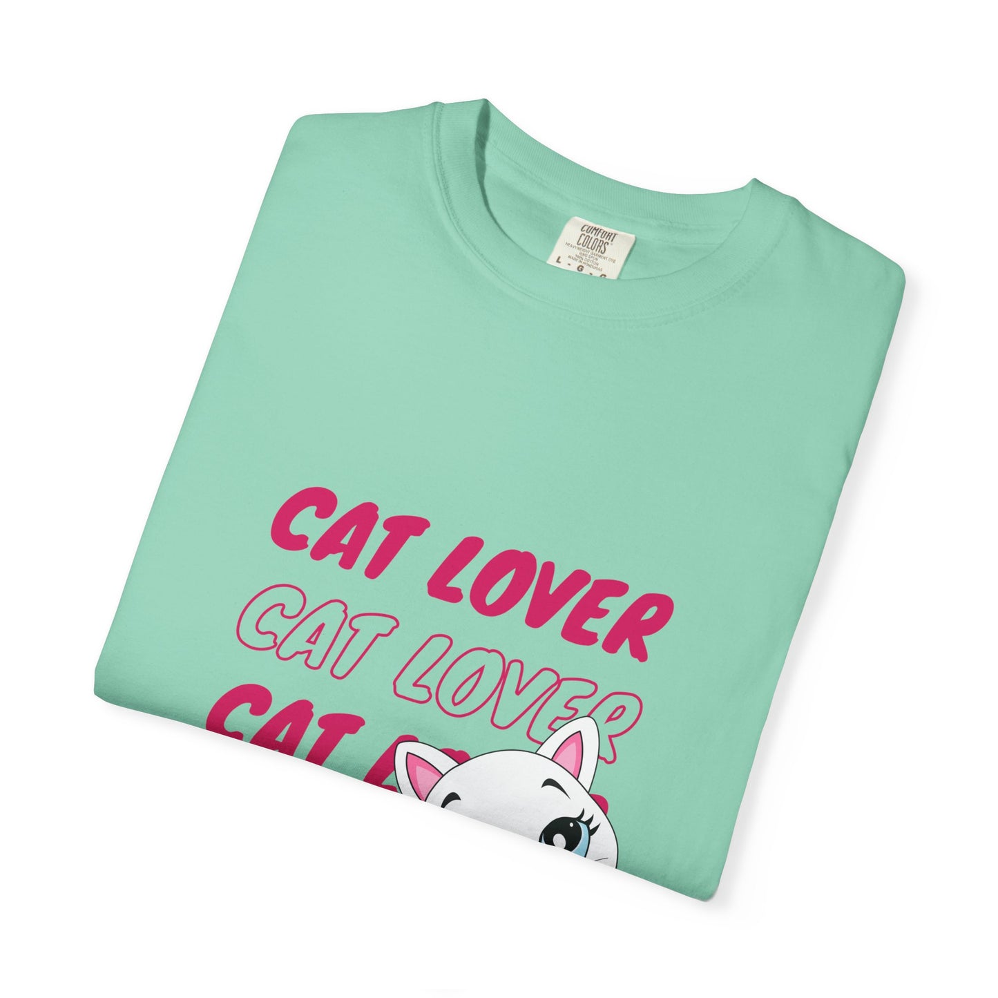 Cute Cat Lover T-Shirt - Perfect Gift for Cat Enthusiasts