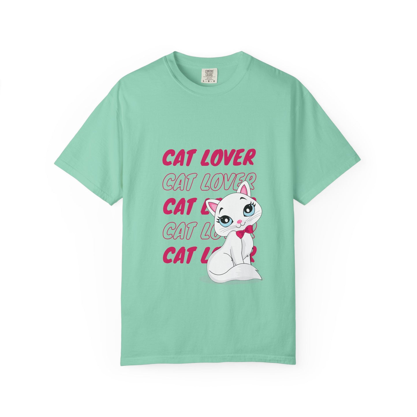 Cute Cat Lover T-Shirt - Perfect Gift for Cat Enthusiasts
